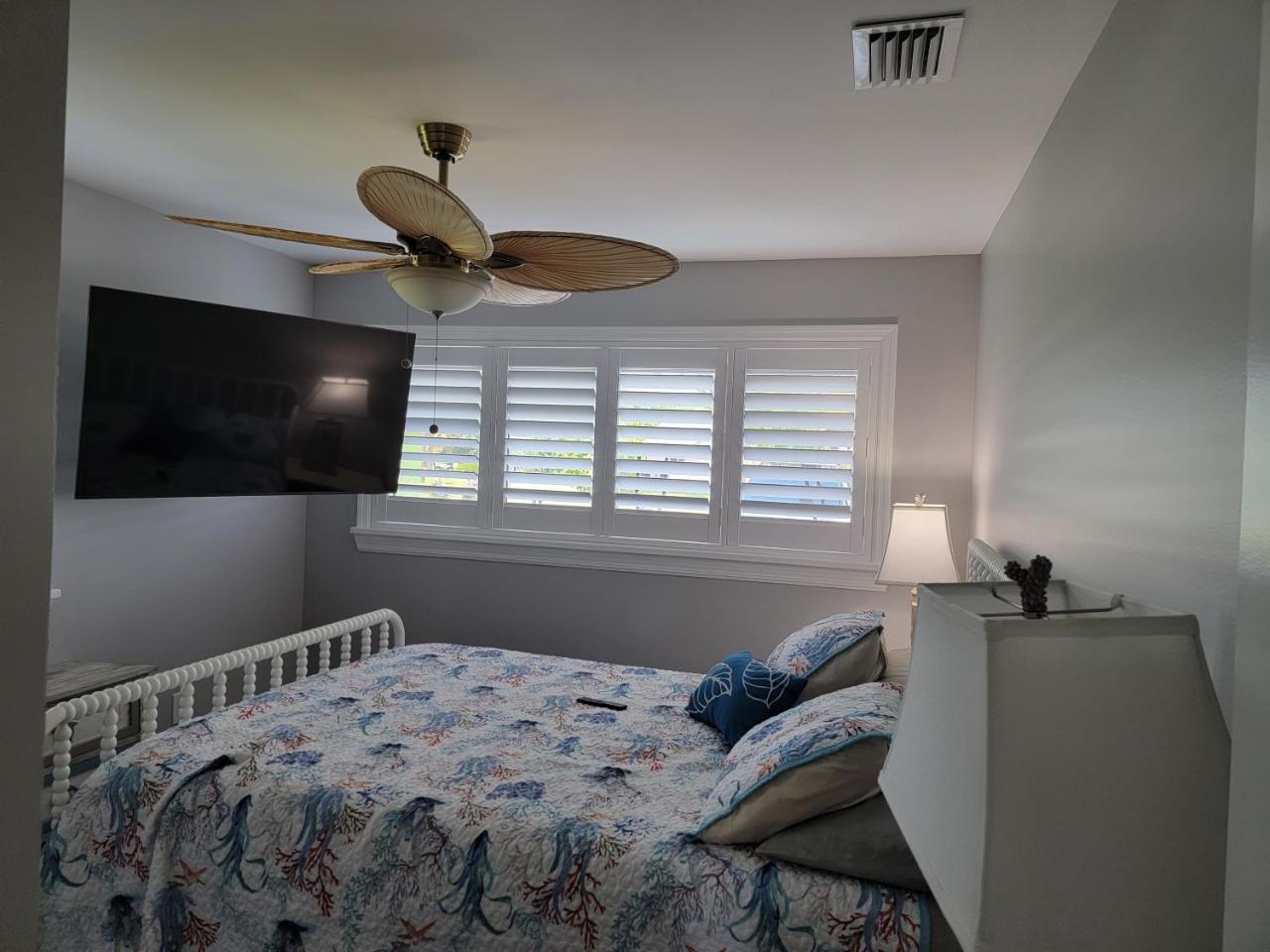 Manatee River Bungalow - 4