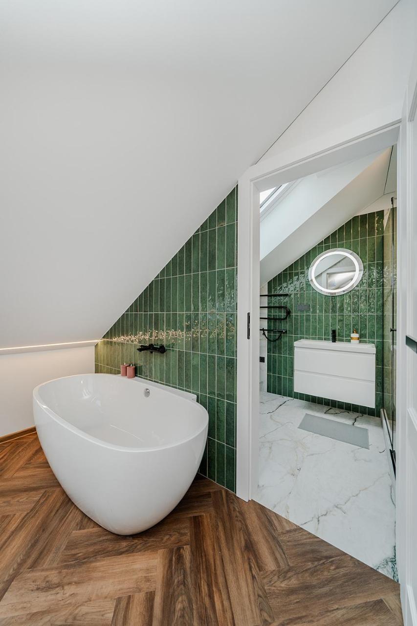 Chamber Luxury House - 3