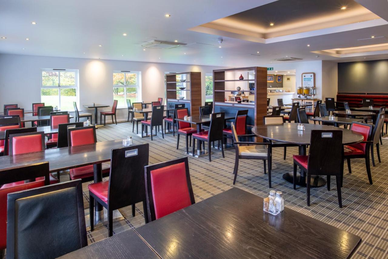 Holiday Inn Express Warwick - Stratford-upon-Avon By IHG photo 4