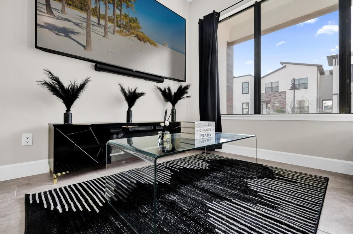 Modern resort style retreat with great amenities - 4