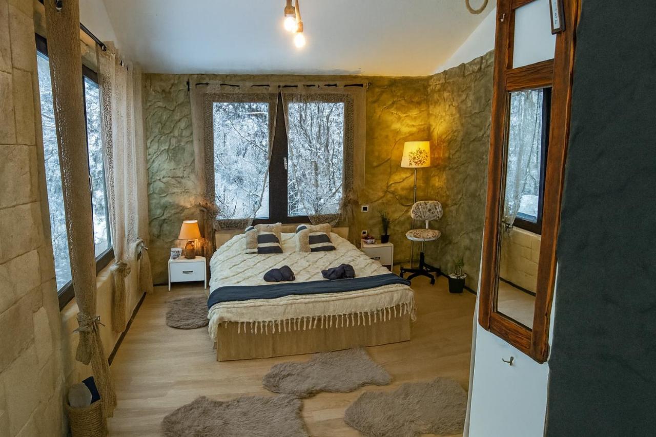 Forest Hide Tiny House - 5