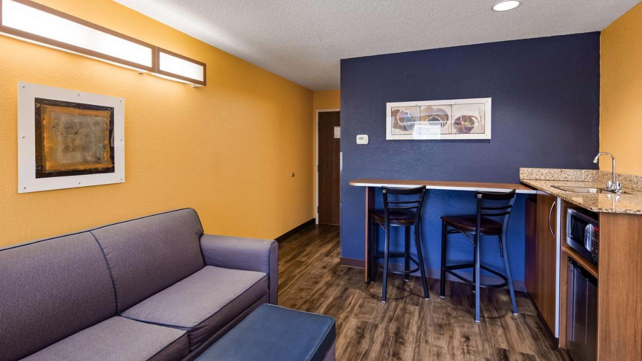 SureStay Plus Hotel by Best Western Keyser photo 2