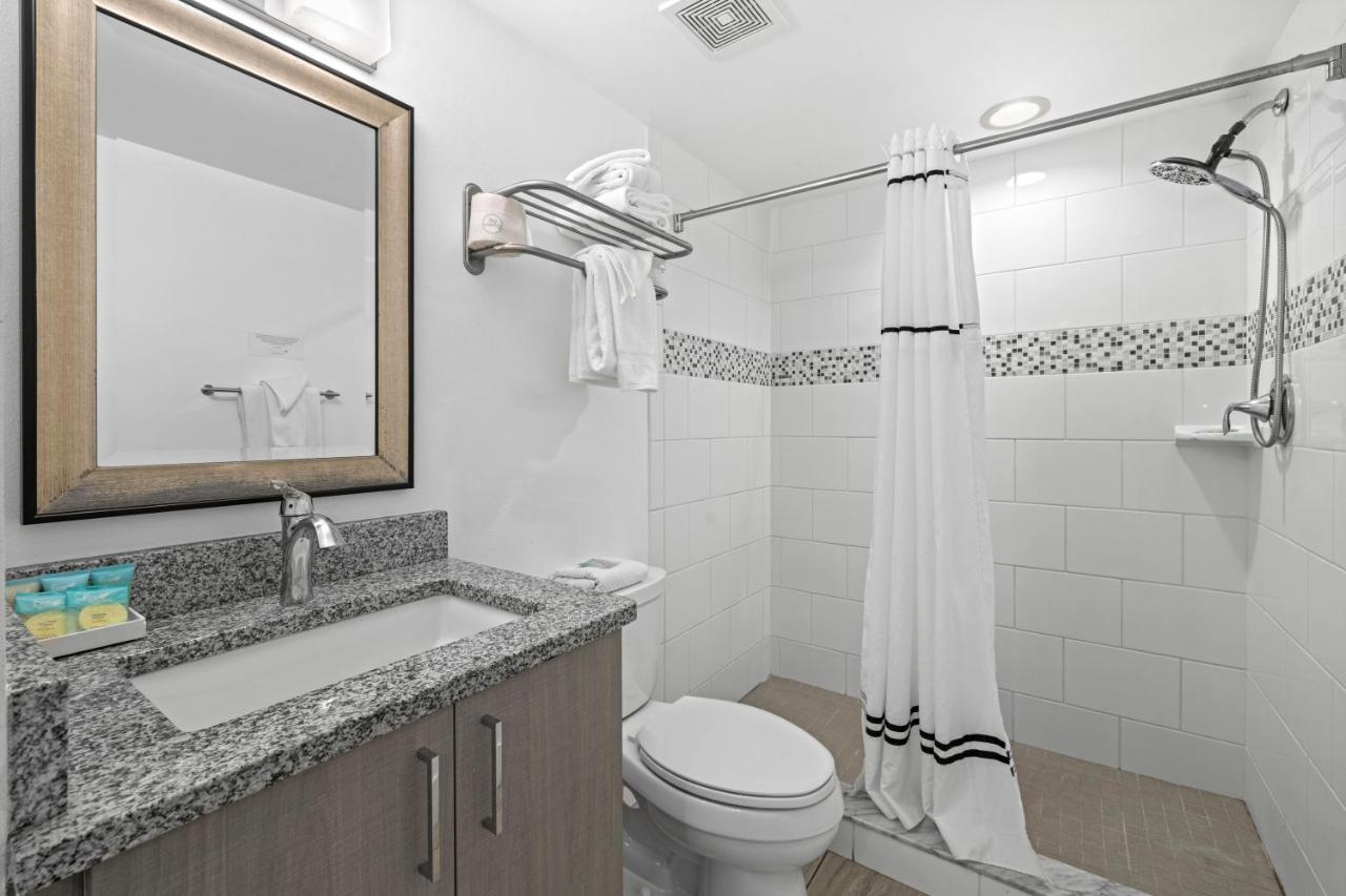 Provident Oceana Beachfront Suites photo 4