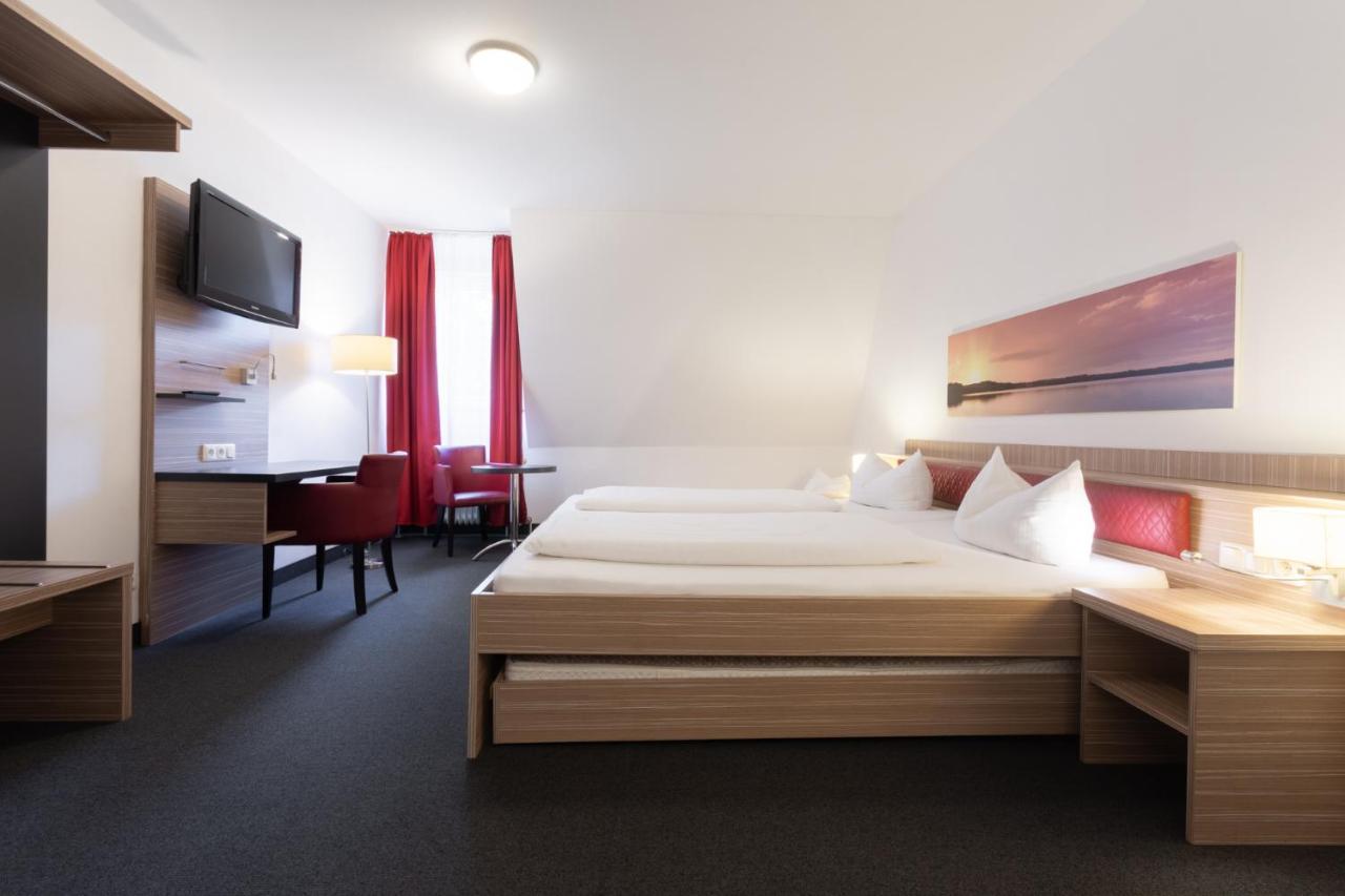 Hotel Sonnenhof Pleinfeld photo 2
