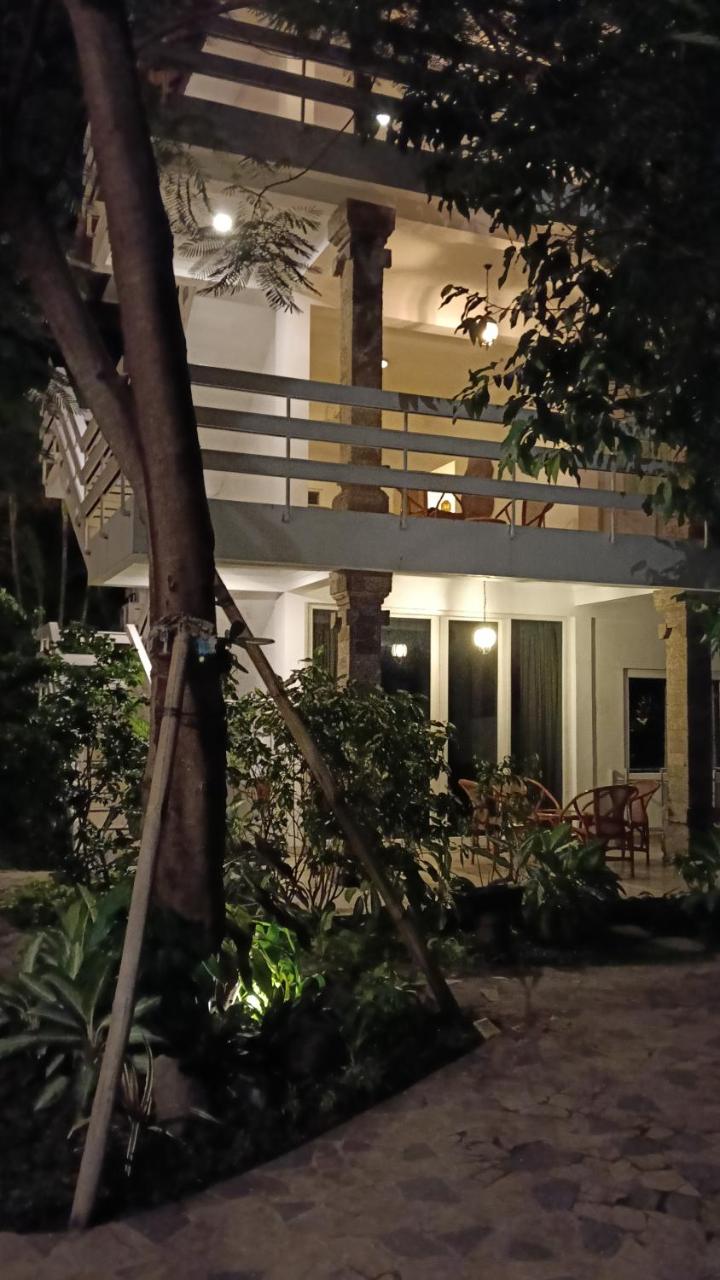 Sari Bunga Hotel - Legian, walking distance to Legian Beach photo 2