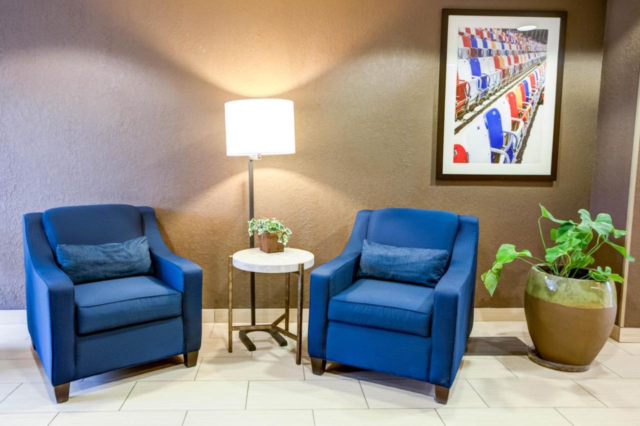 Charlotte Suites by IHG Thumbnail