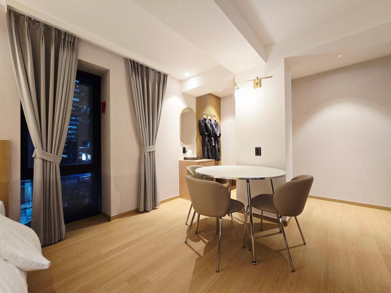Tria Business & Boutique Hotel photo 2