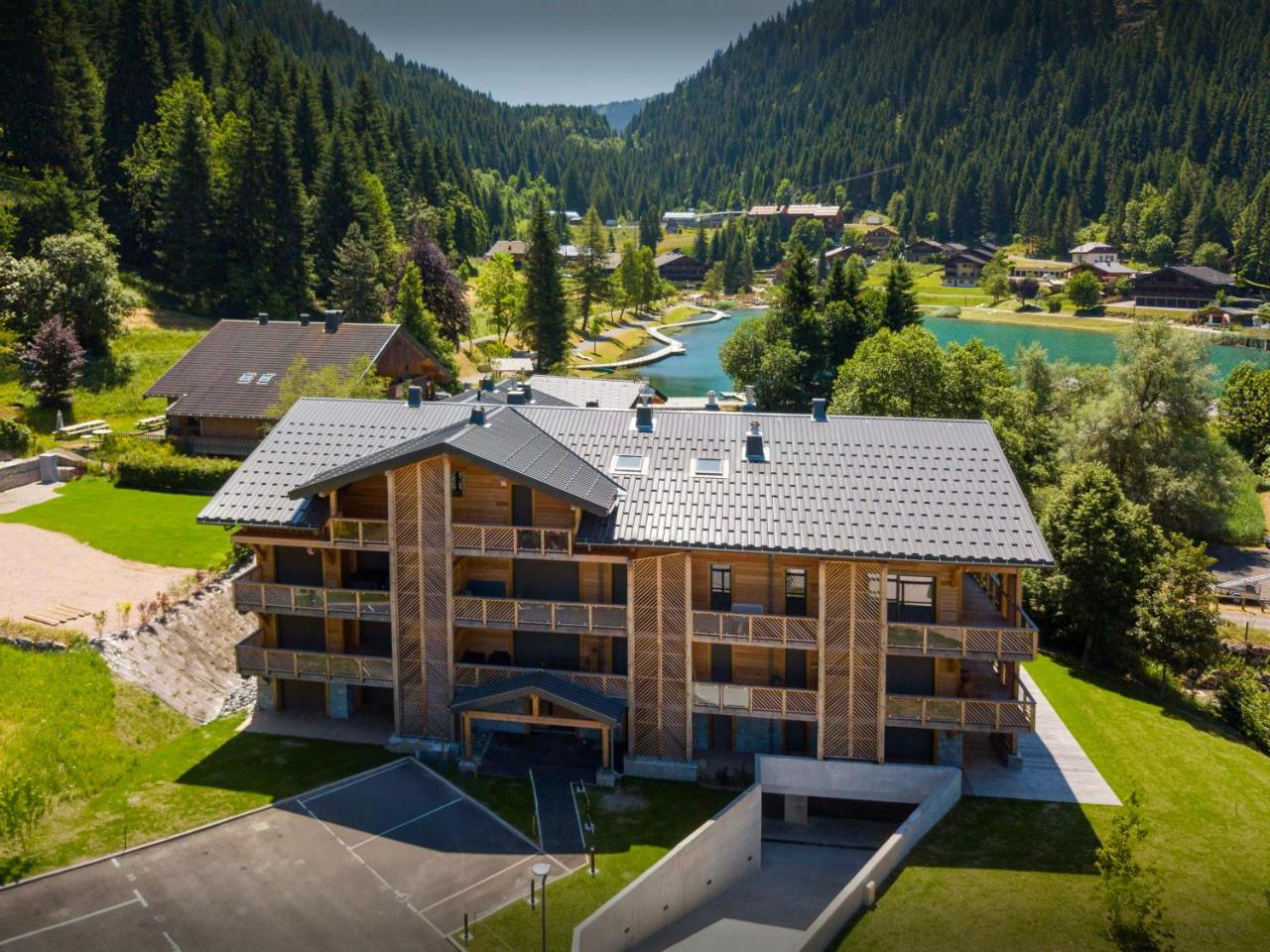 Lodge Cresson - OVO Network - 2
