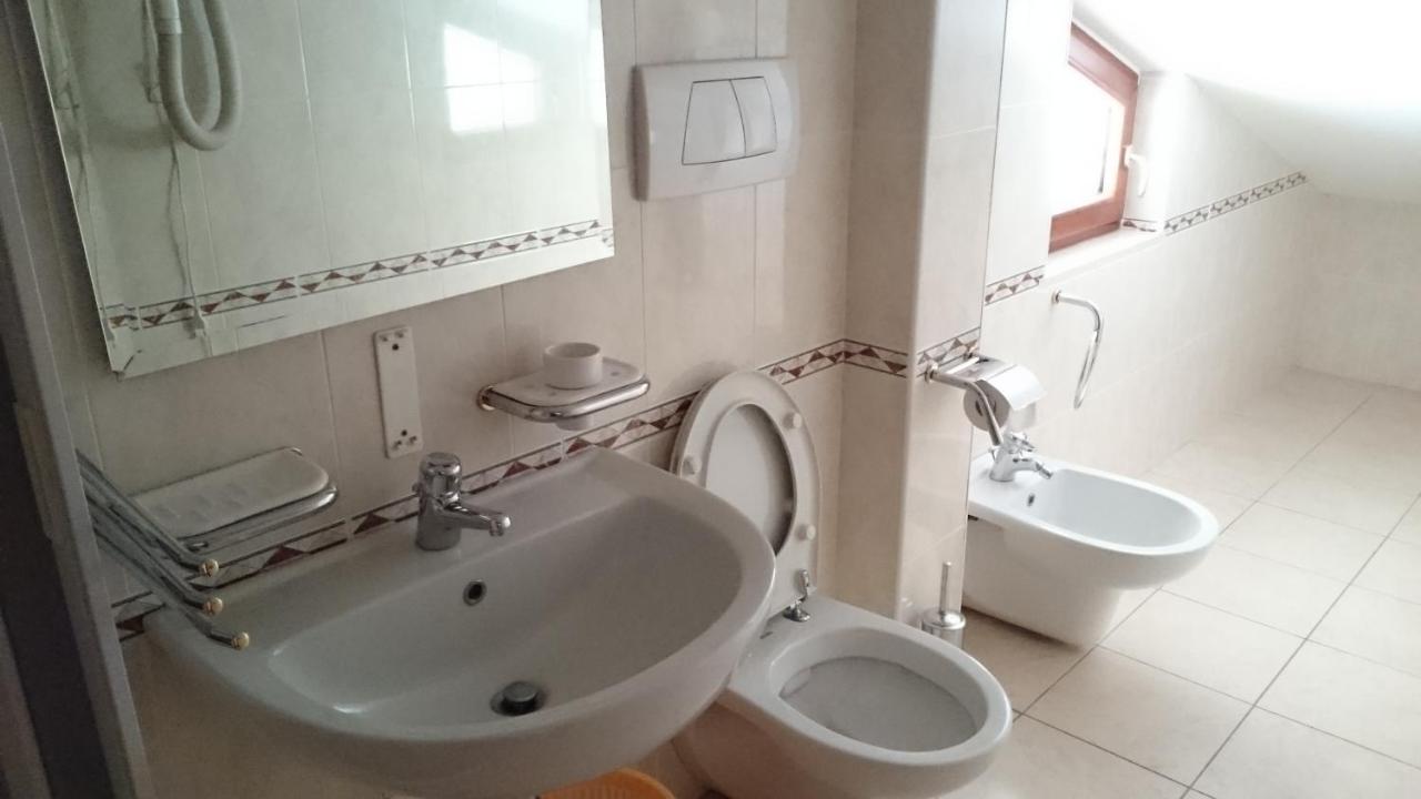 Hotel Holiday House photo 2