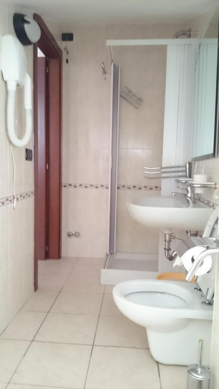 Hotel Holiday House photo 4