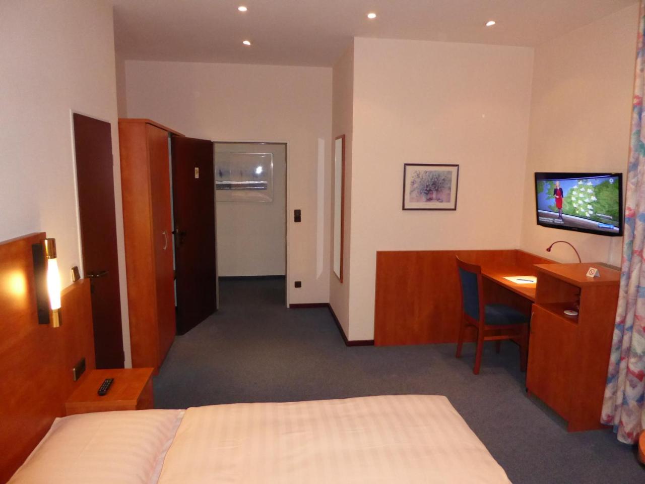 Astoria Hotel photo 3