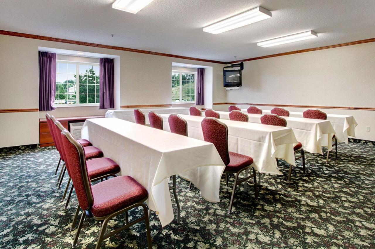 Microtel Inn & Suites By Wyndham Bridgeport photo 3