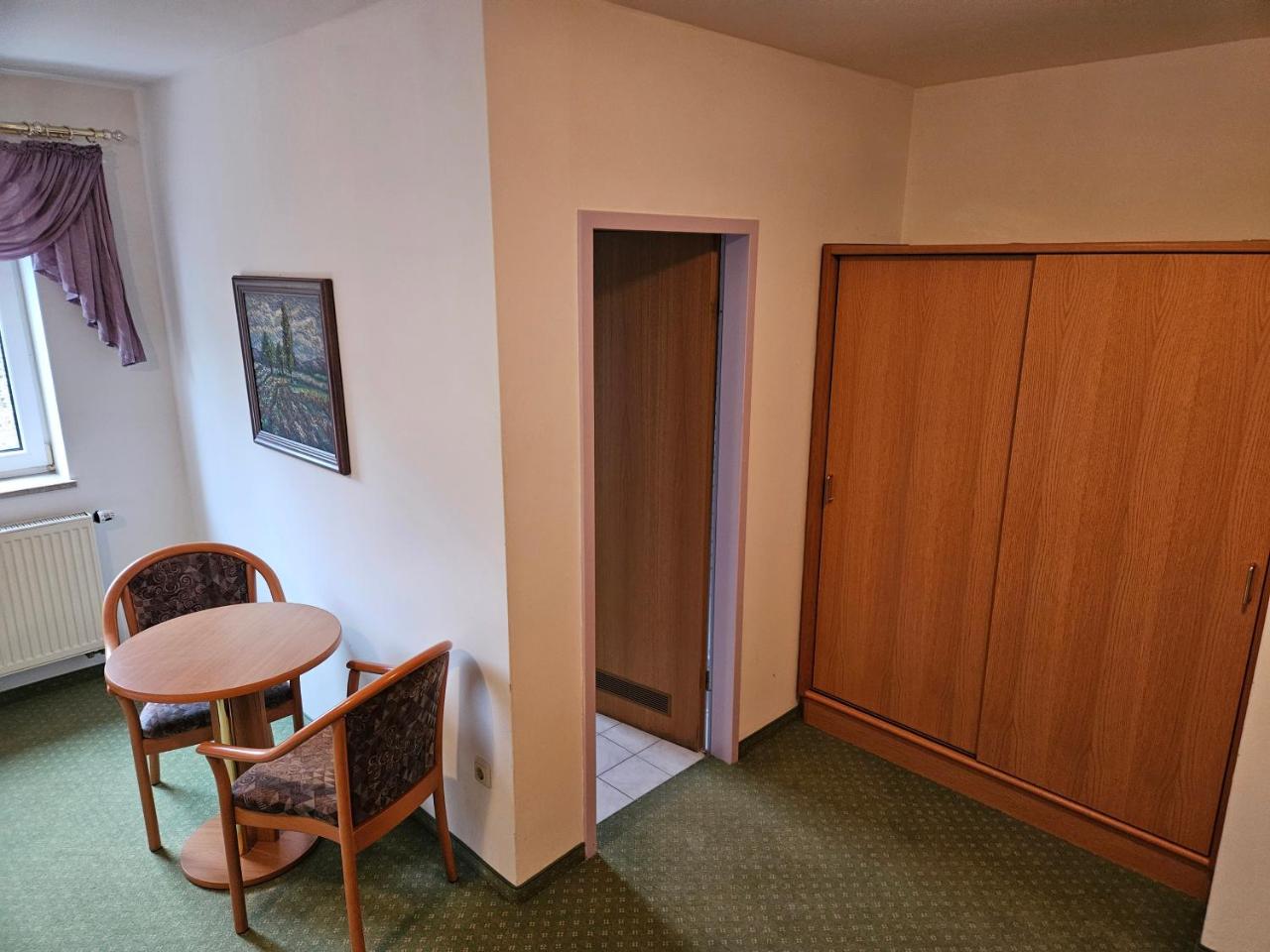 Hotel BURGWALD photo 2