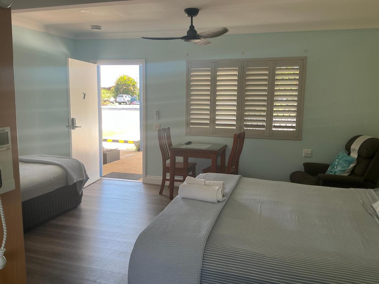 Moore Park Beach Inn photo 3