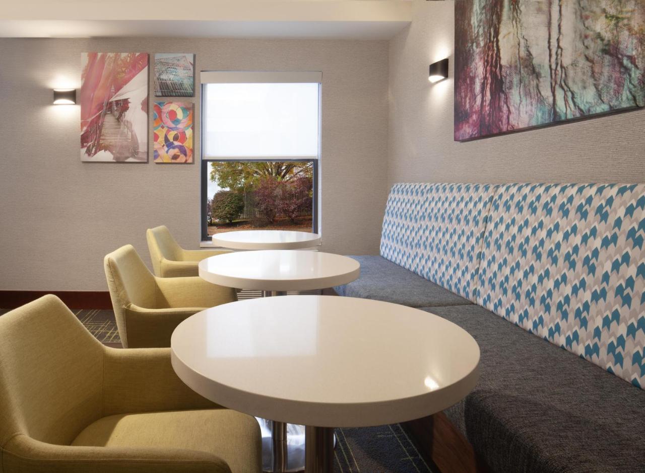 Hampton Inn Youngstown/Boardman photo 4