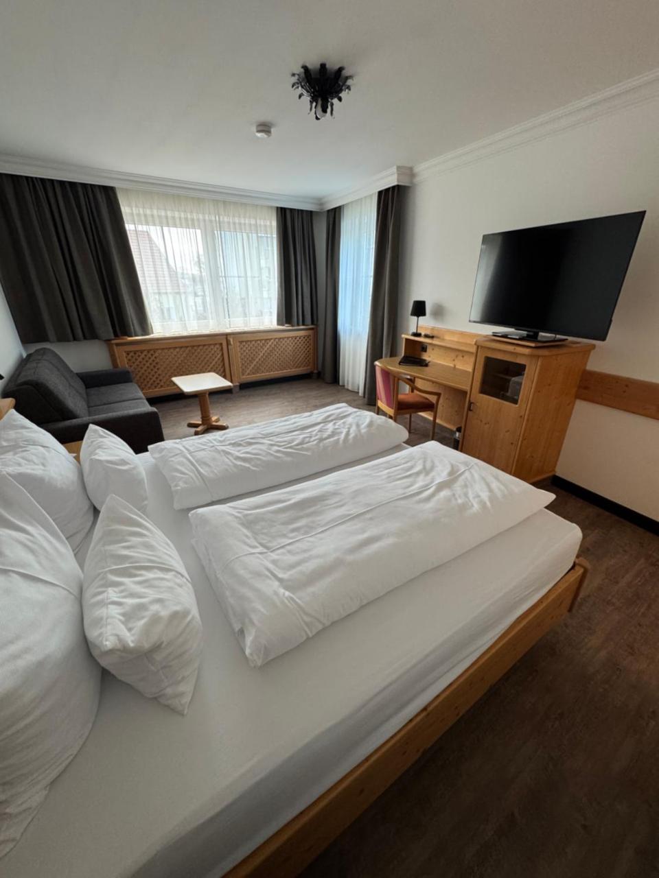 Self-Check-in Hotel VinoQ Mistelbach photo 2