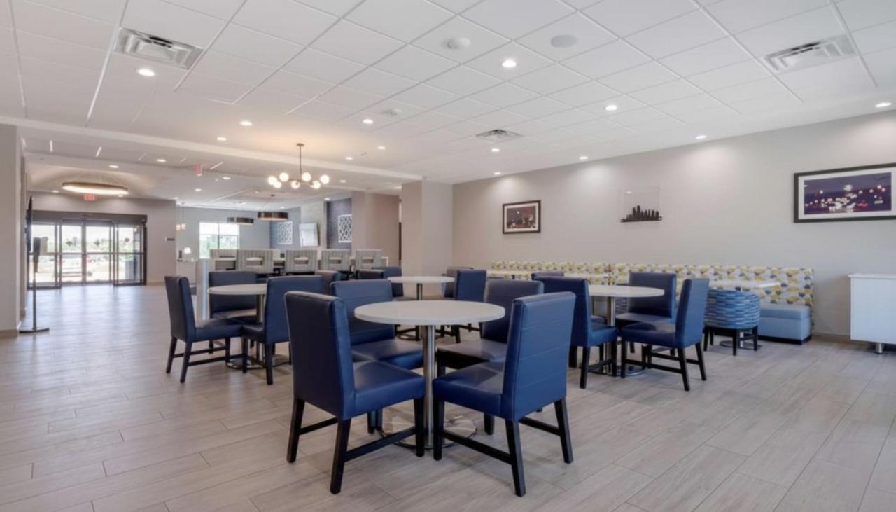 Holiday Inn Express & Suites Choctaw - Oklahoma City East By IHG photo 4