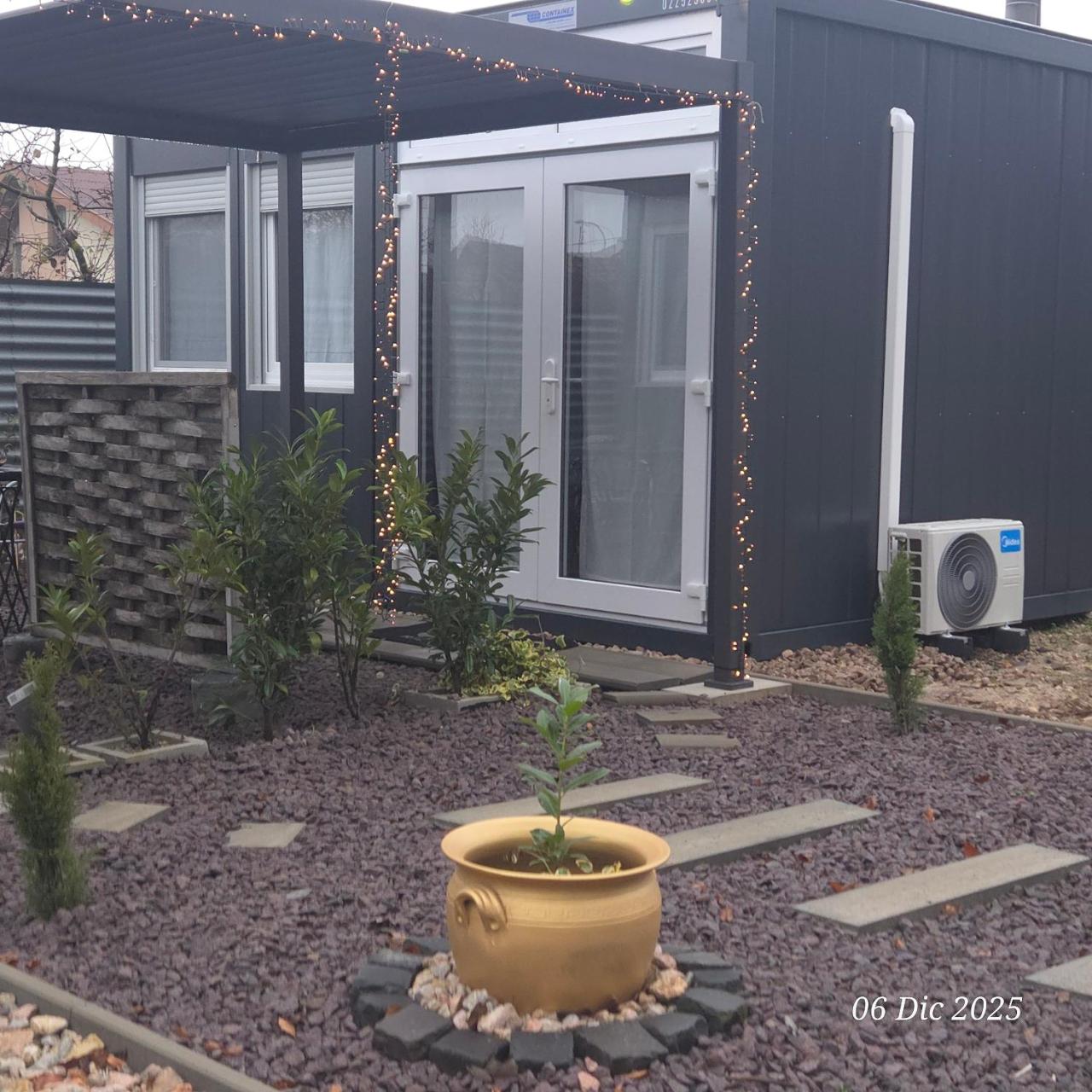 Motel Tiny House - 6