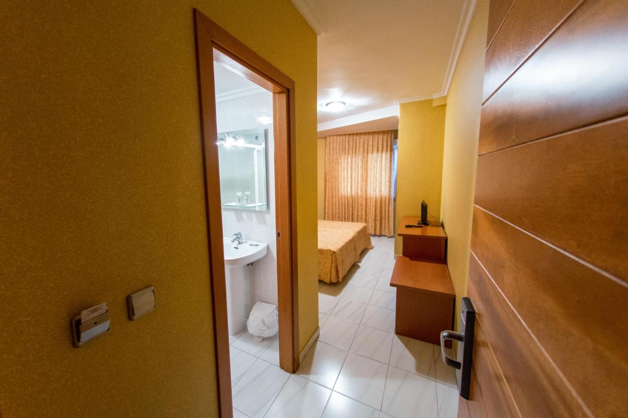 Hotel Dinajan photo 2