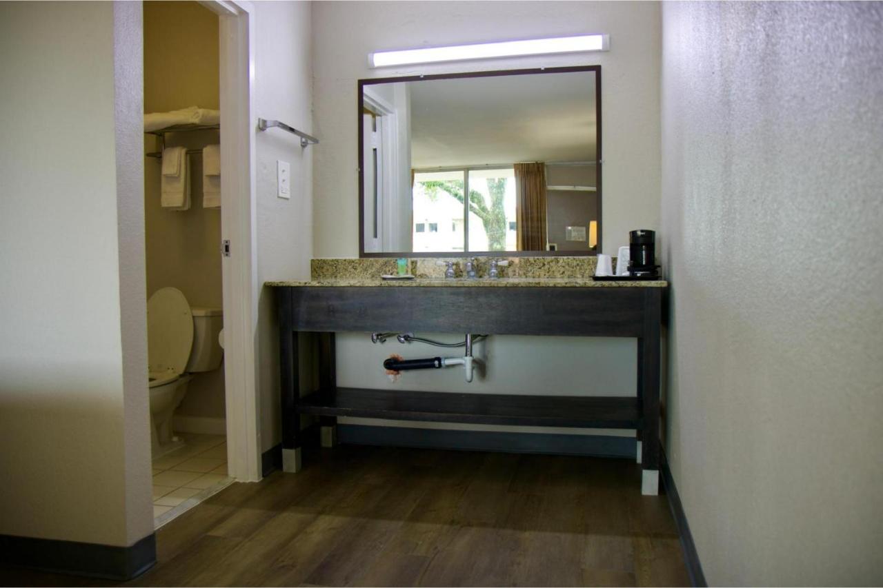 Heritage Inn by Capital O Baton Rouge I 10 photo 3