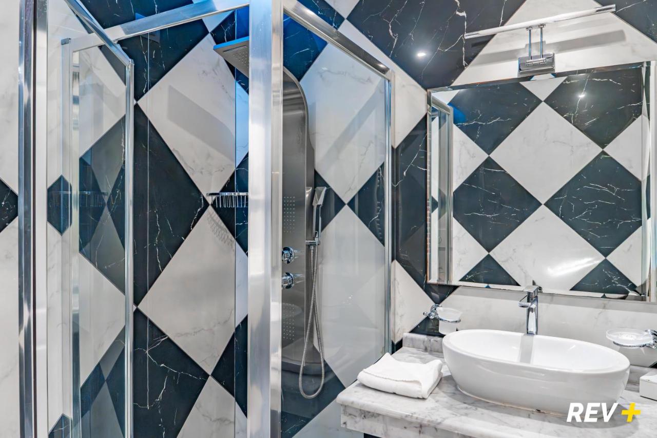 Via Veneto Suites - 4