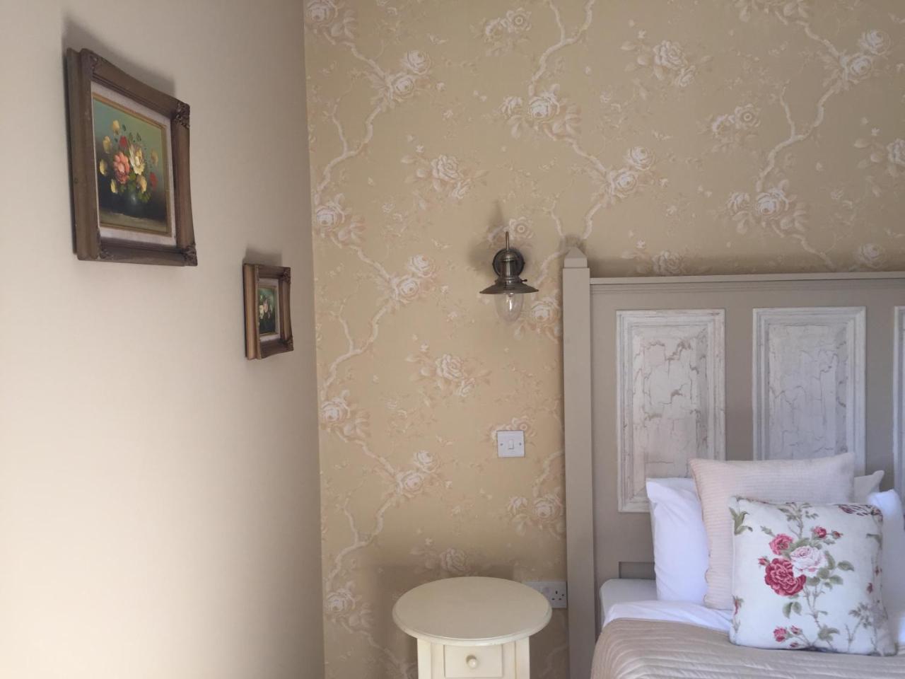 Riverbank, Country Pub and Guesthouse - 2