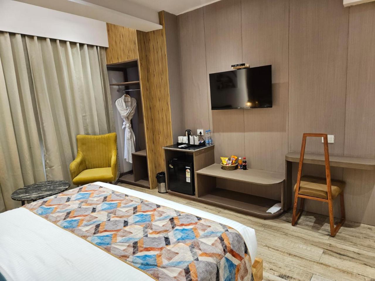 Photo - Travellers Hotel