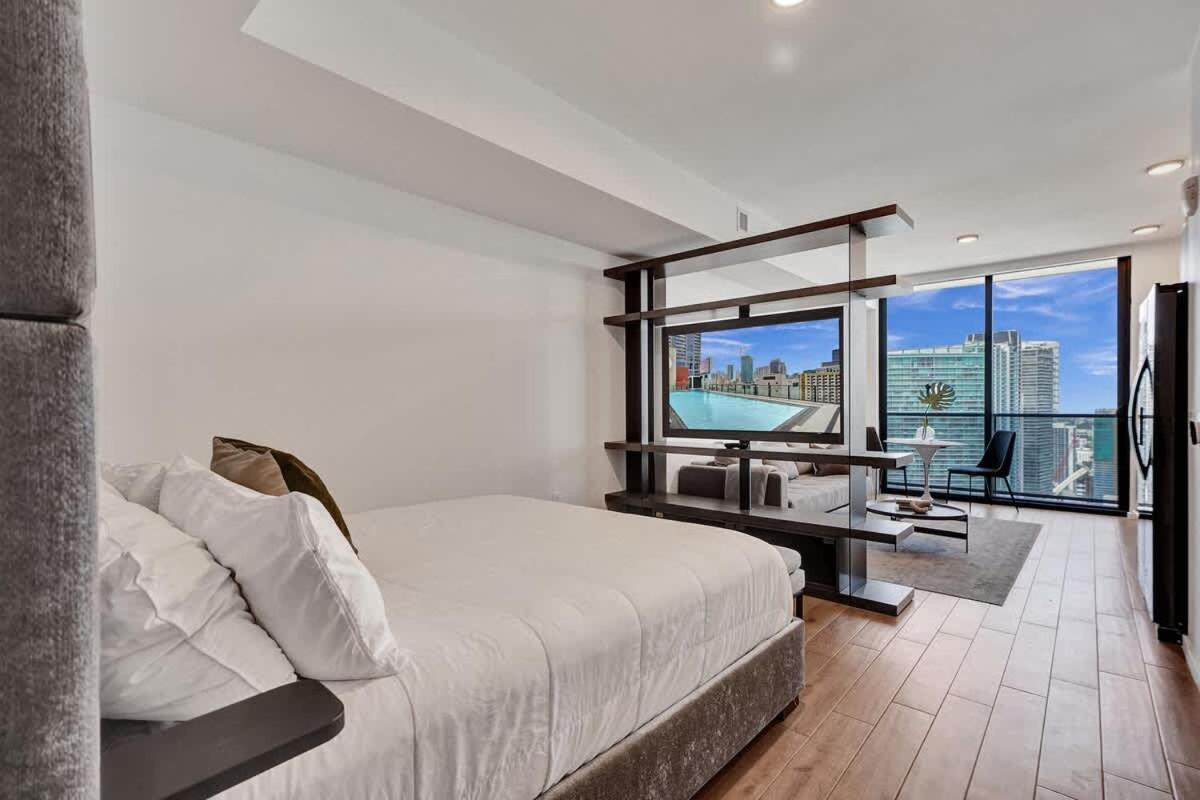Luxury Miami Studio Stunning Bay View - 5