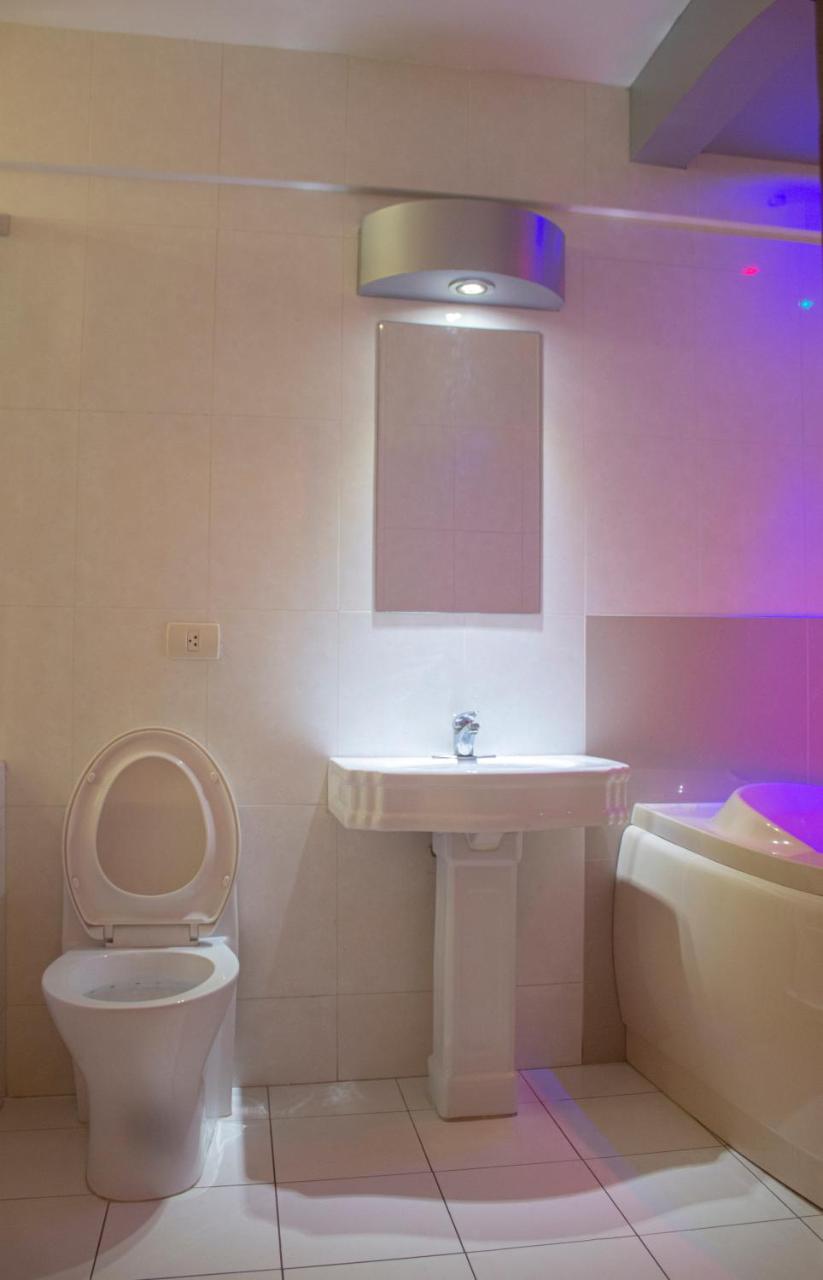 Royal Garden Hotel photo 2