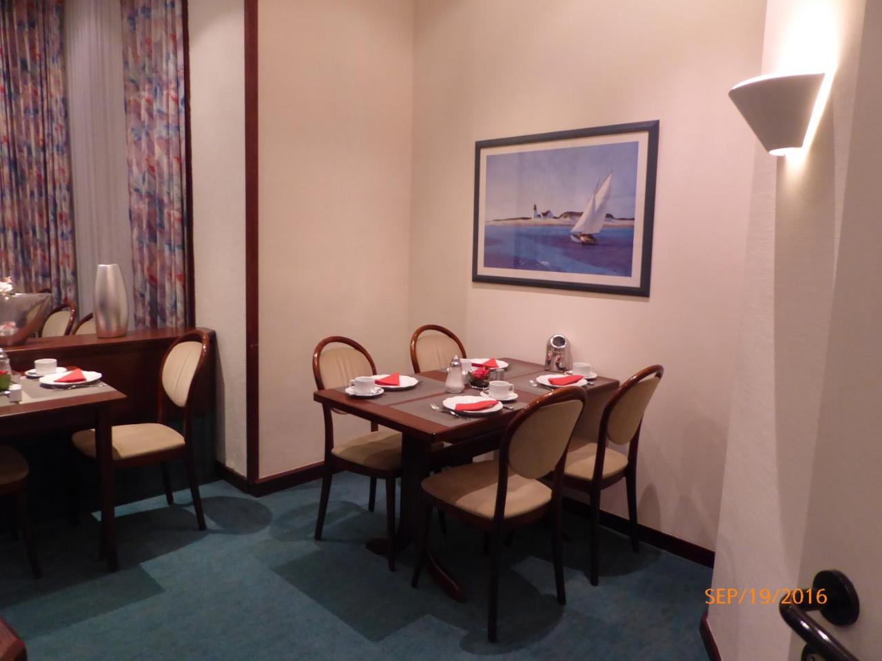 Astoria Hotel photo 2