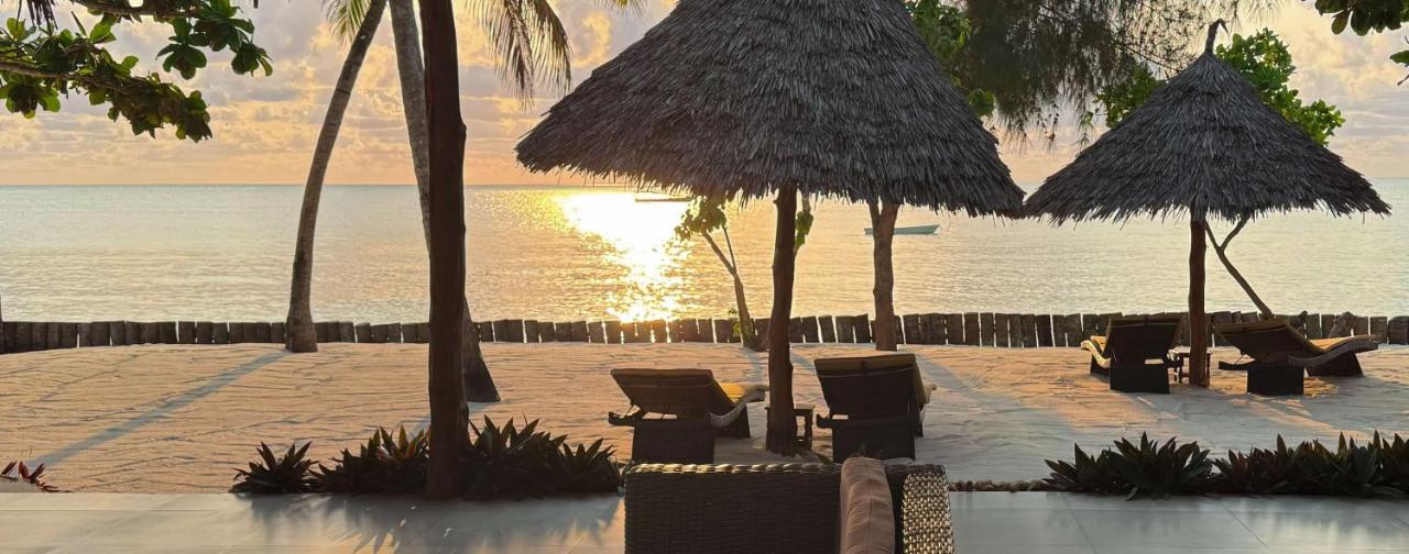 MANOLO Beach Resort photo 4