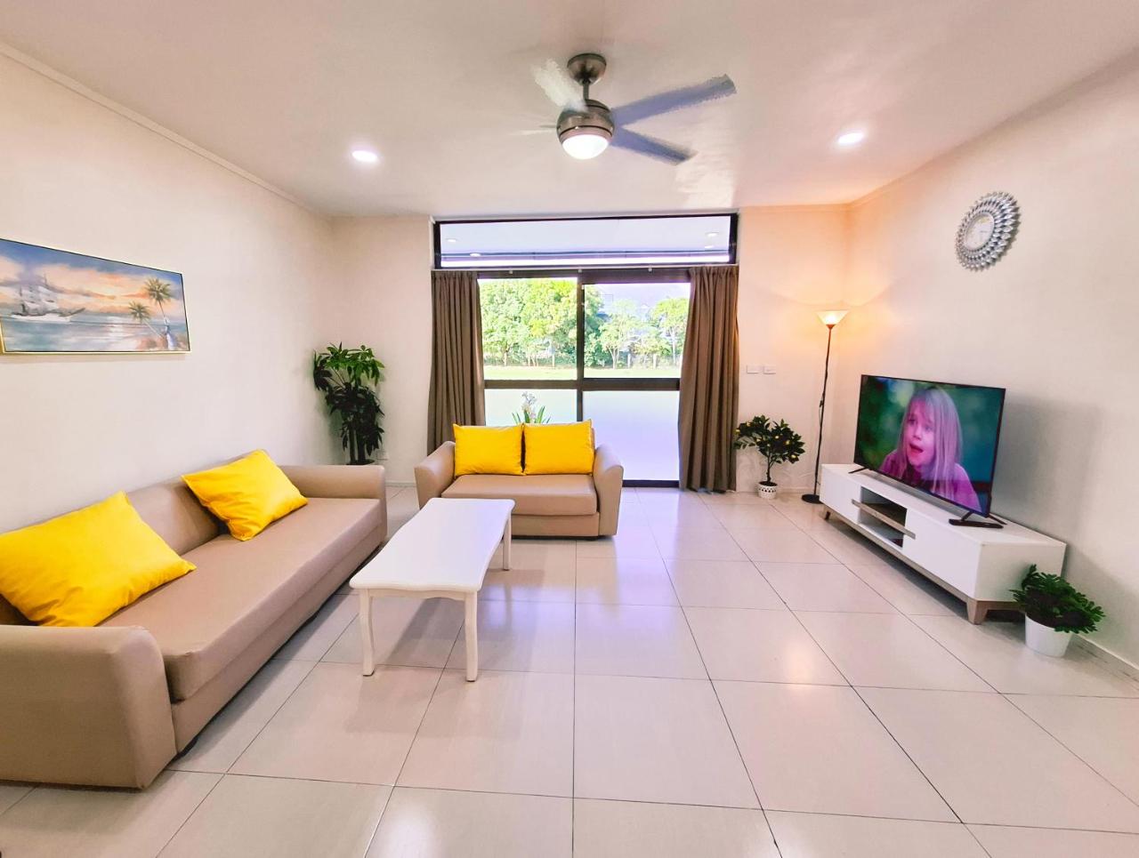 Waterfront Sunset Apartment Nadi photo 2