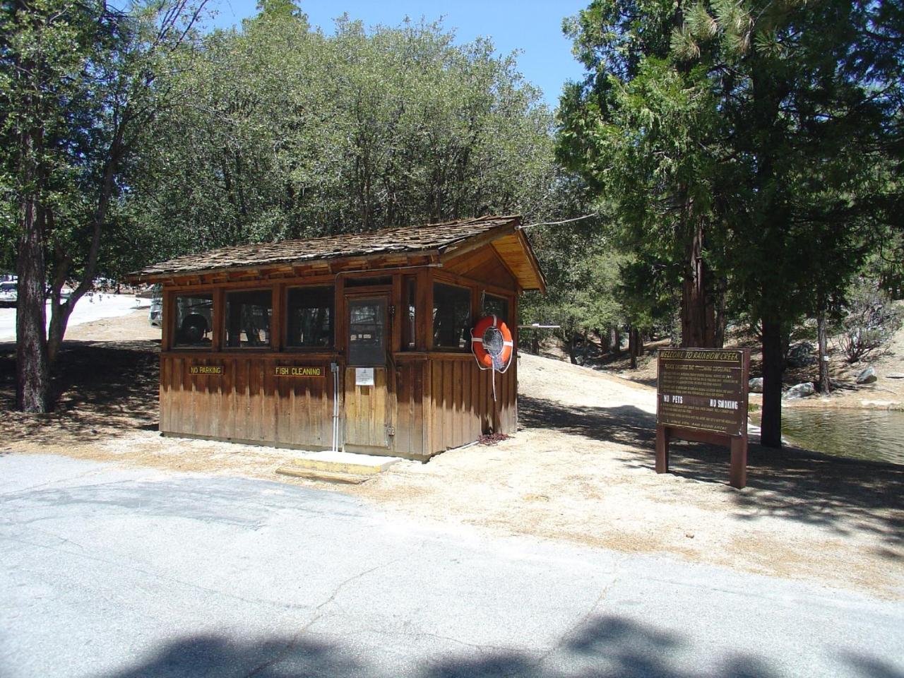 Idyllwild Camping Resort Wheelchair Accessible Cottage photo 4