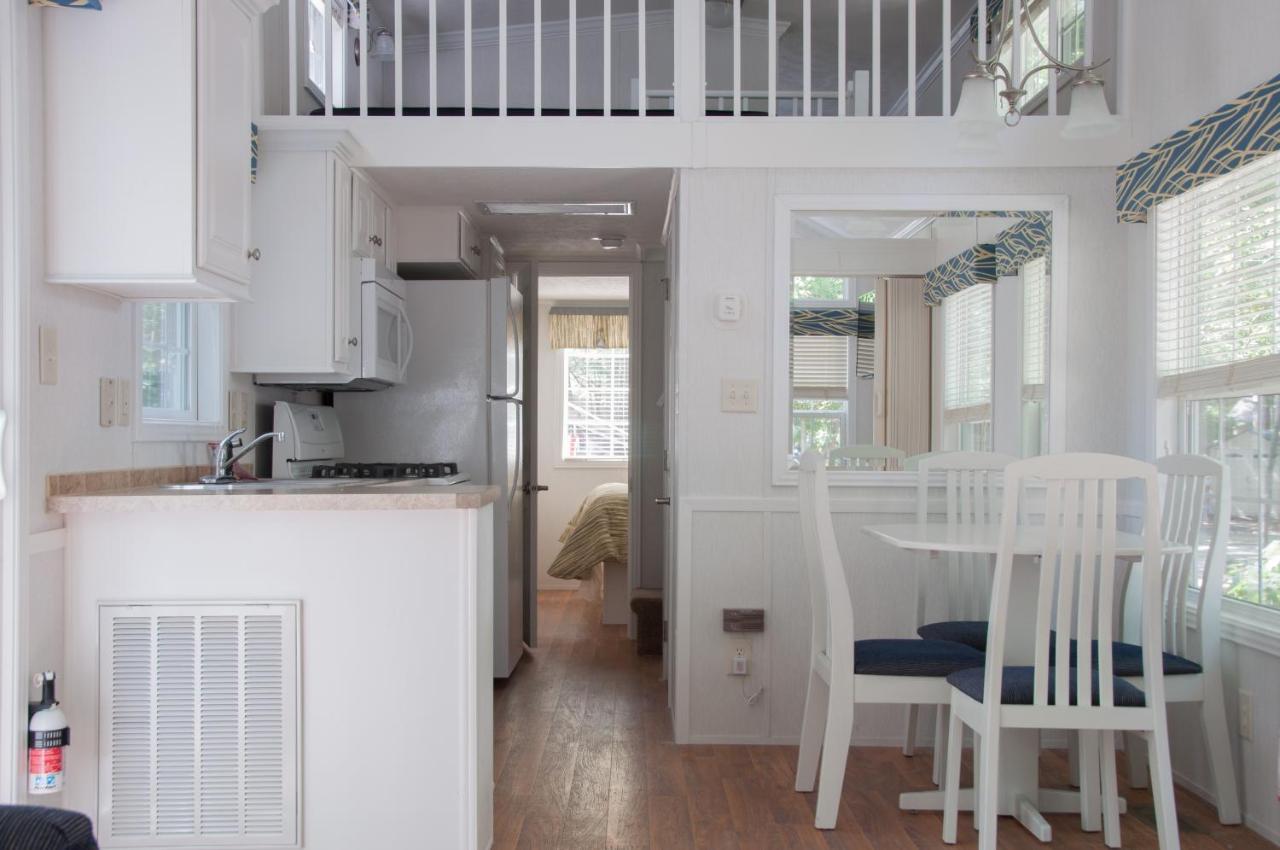 Sea Pines Loft Cottage 7 photo 4