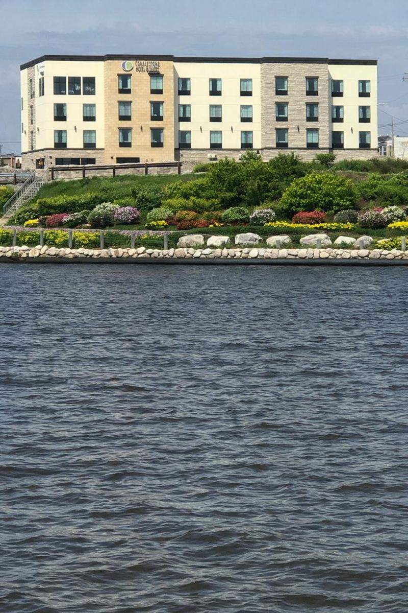 Cobblestone Hotel and Suites Two Rivers photo 4