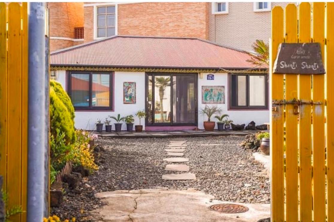 Photo - Shanti Shanti Guest House