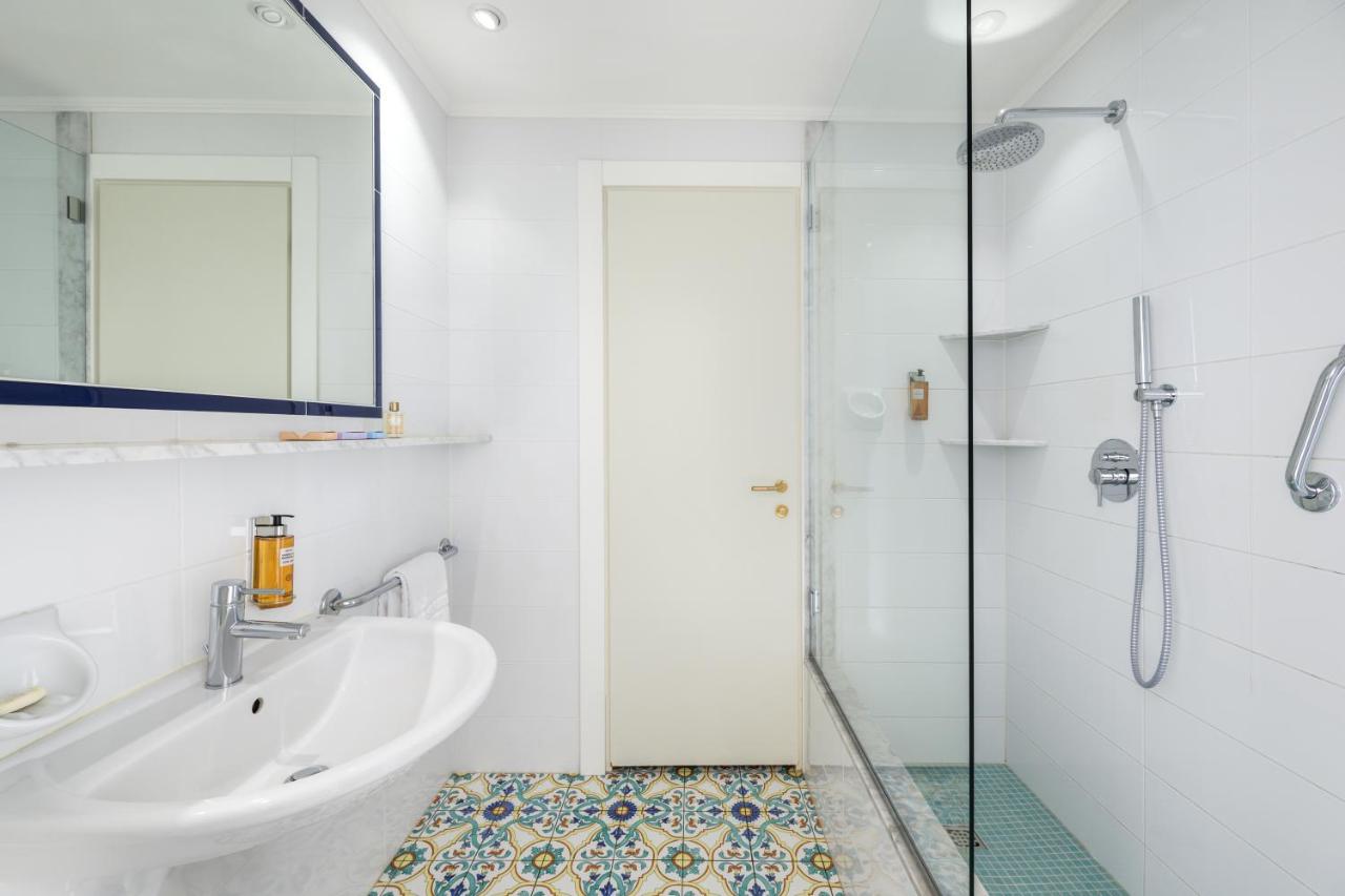 Residence L'Ulivo - Apartments in the city Center, with Fitness, Squash & Private Parking photo 2