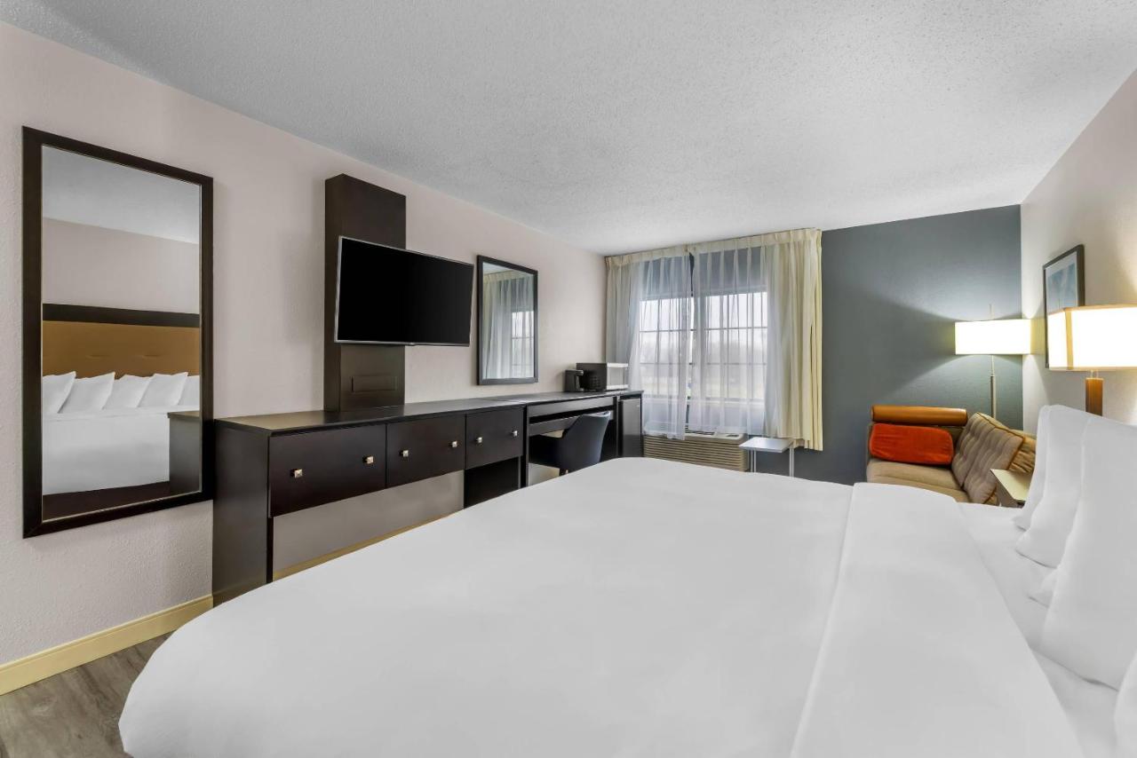 Quality Inn Brewerton - Syracuse Oneida Lake Area photo 4
