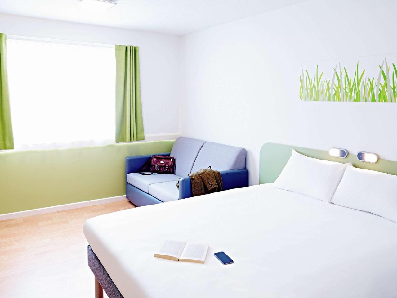 Warrington Motel, J20 M6 Lymm Services photo 2