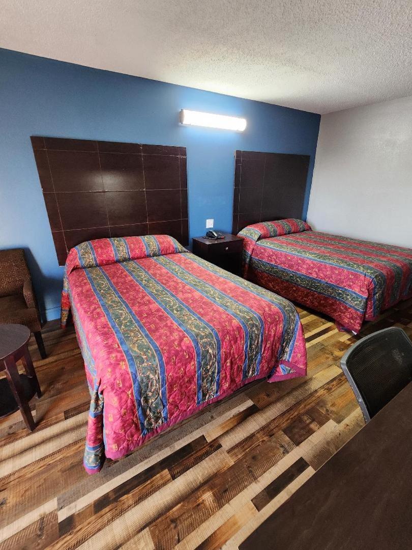 WESTERN MOTEl photo 2