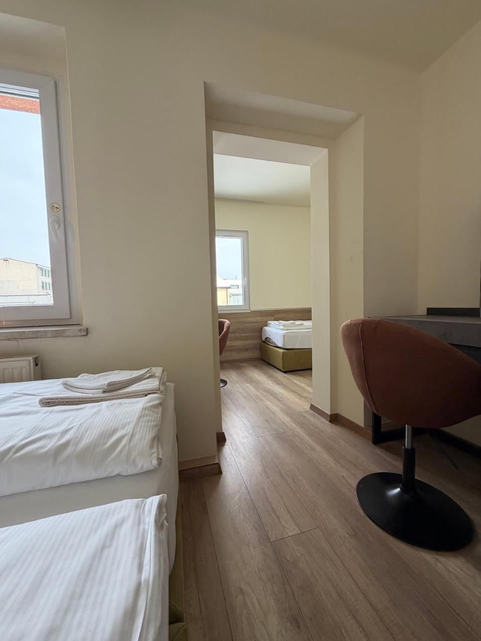 Turm Inn 24H Self Check In By H&H Hotels photo 4