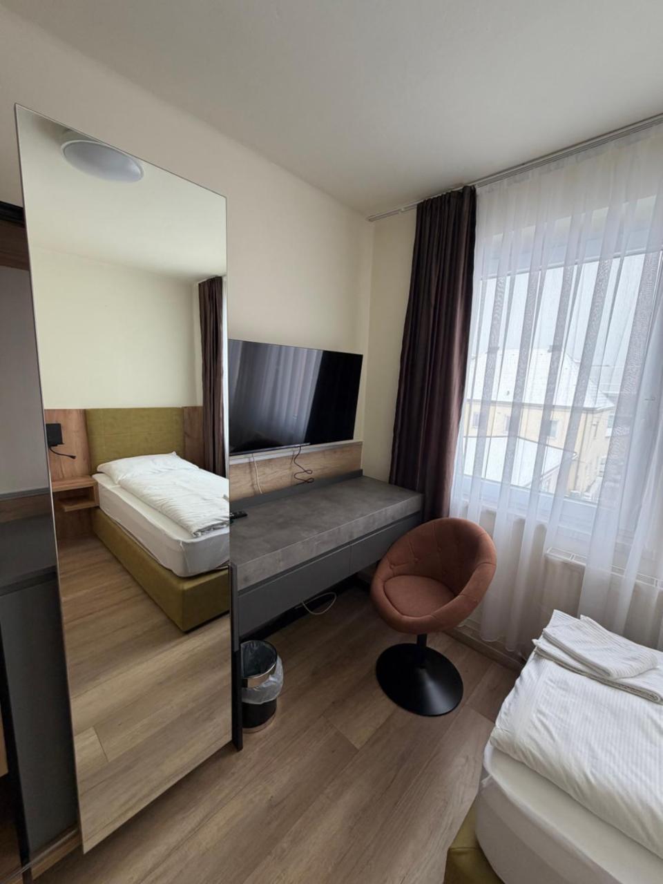 Turm Inn 24H Self Check In By H&H Hotels photo 2