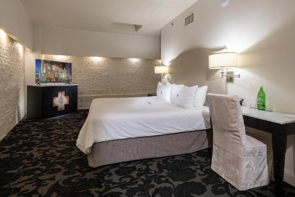International House Hotel - 4