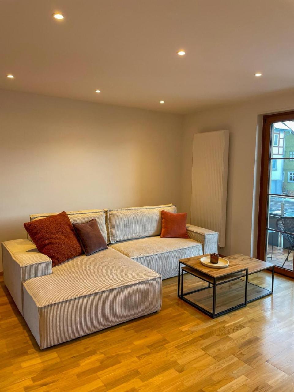 MaMa-Apartments - Haus Martina im Herzen der Rhön - 3 einzelbuchbare moderne Wohnungen für 2-8 Personen, Terrasse, Balkon, Garten, Ski und E-Bike Keller, Lounge, freies Wlan, familienfreundlich - 3