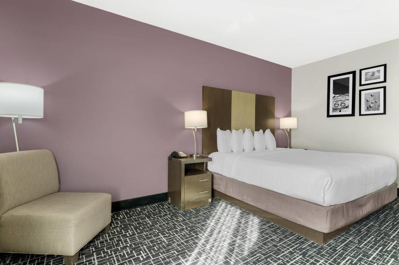 Comfort Inn & Suites photo 2