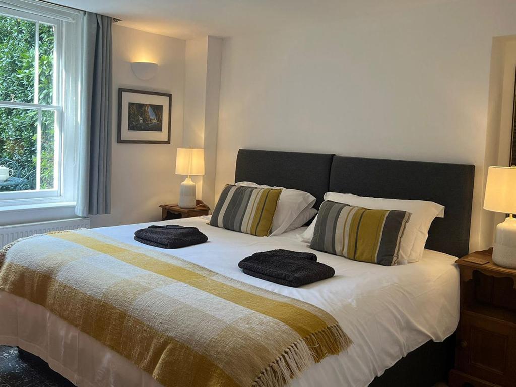 Luccombe Villa Holiday Apartments - 2