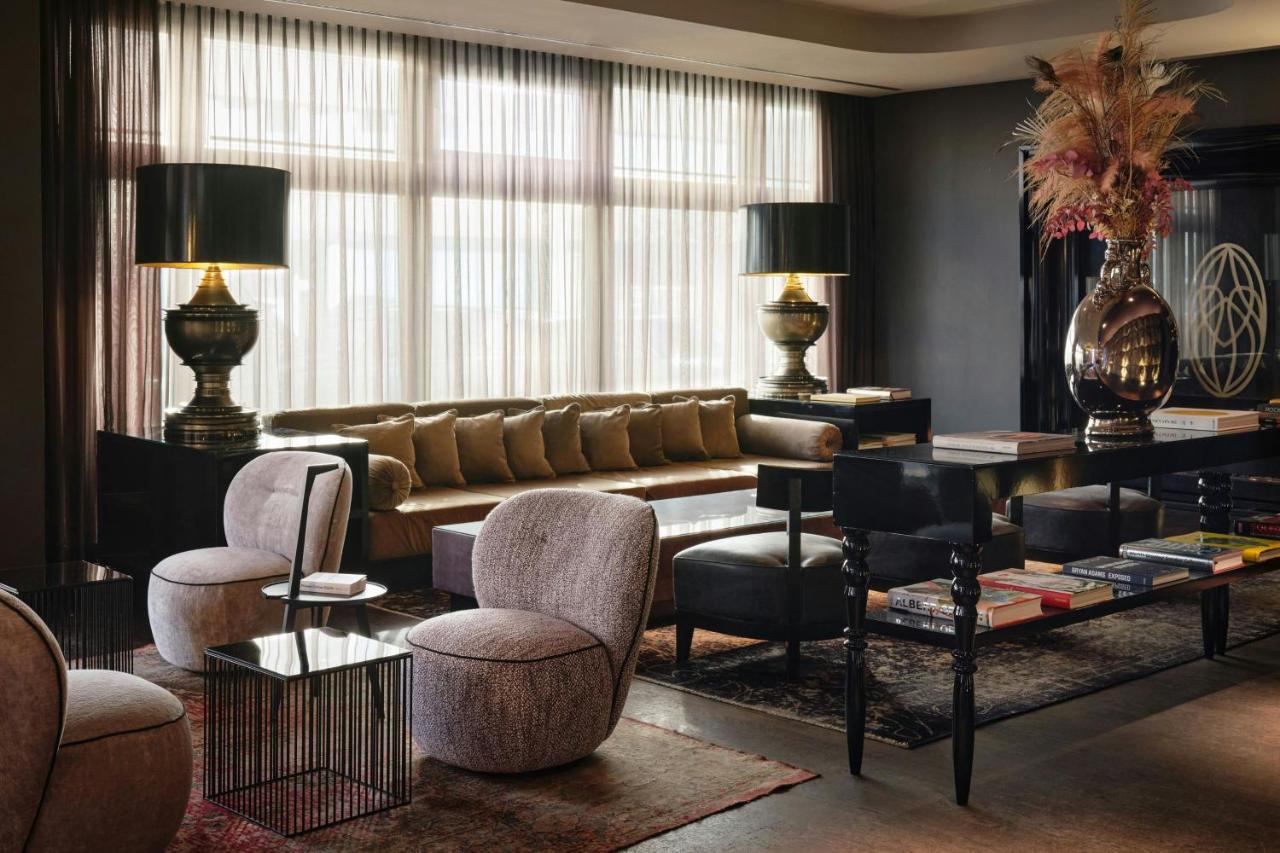 Roomers Frankfurt Central, Autograph Collection - 4