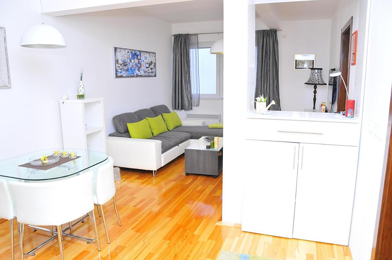 APARTMENTS FOKA & SPA - 600m from Gondola ski lift photo 2