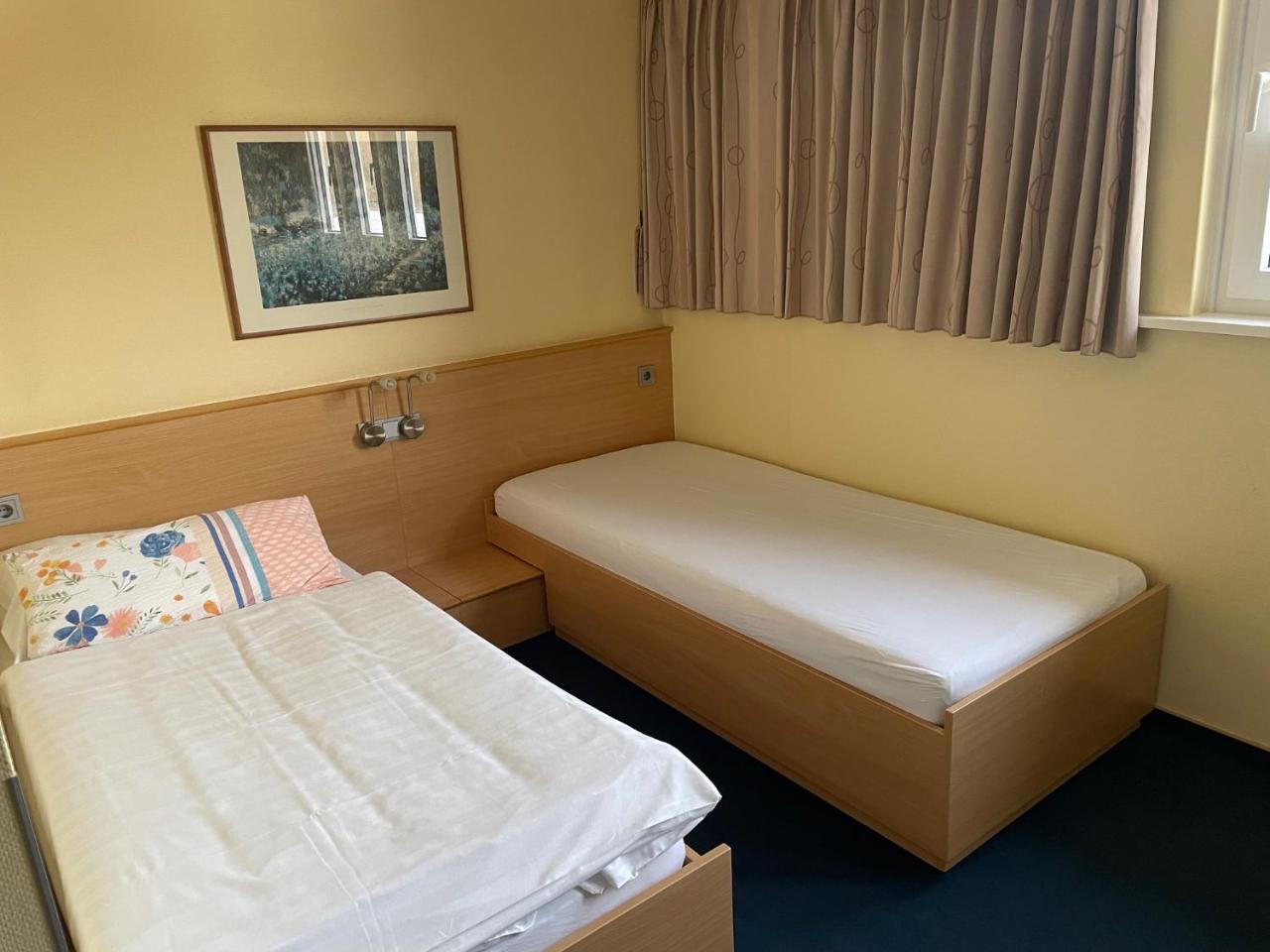 Hotel Kieler Förde & Free Parking photo 3