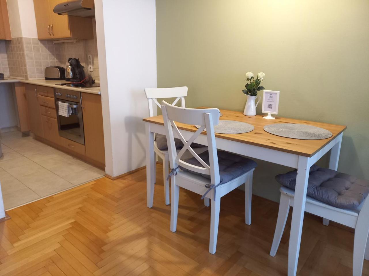 InnerCity Apartments photo 3